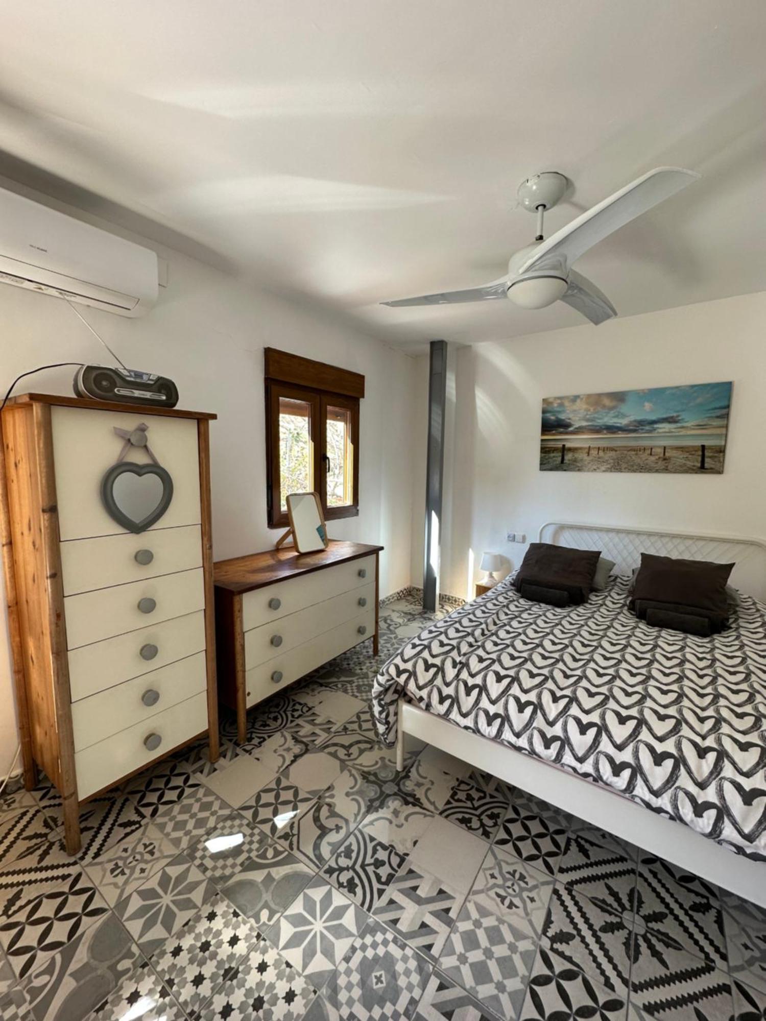 Precioso Apartamento Con A/A En Ruzafa Con Terracita Privada Y Acceso A Un Jardin, Para 2-3 Personas บาเลนเซีย ภายนอก รูปภาพ